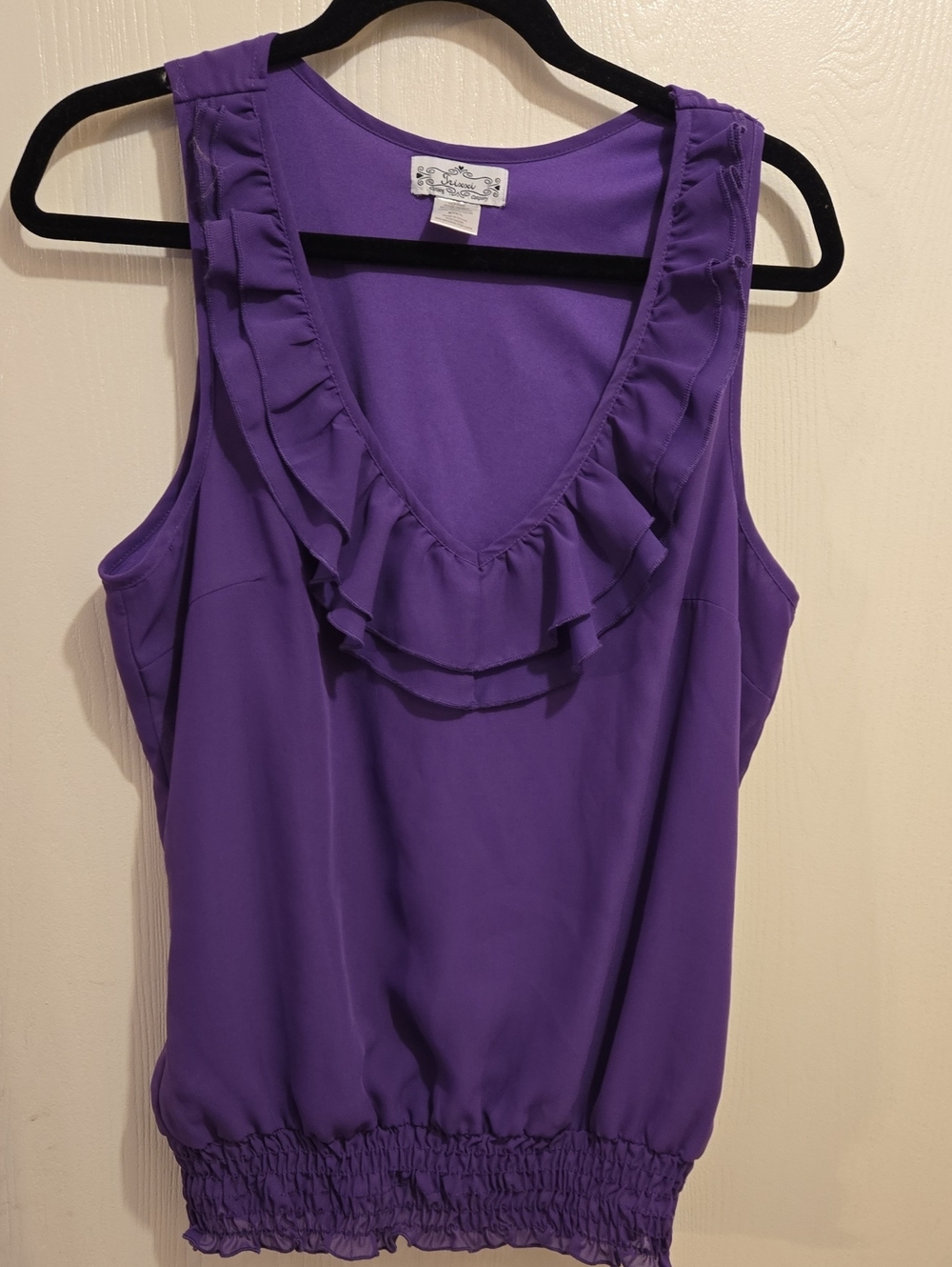Ruffled V-Neck Purple Tank Top - Unknown Brand. L35